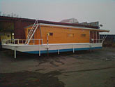 hausboot 17,5 x 4m laden im werft